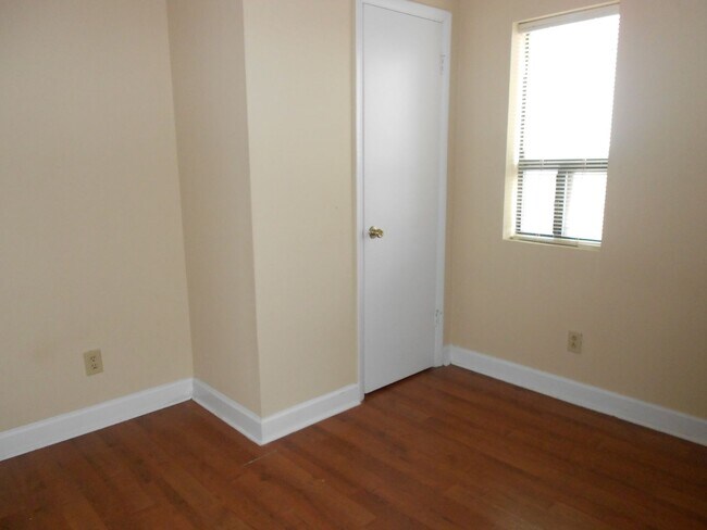 Foto del edificio - Cozy 2 Bedroom Apartment - Walk to UGA Campus!