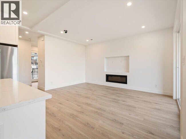 Building Photo - 1003 Phare Cres