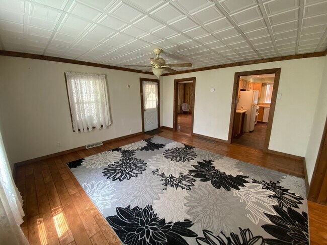 Foto del edificio - 1205 N Bowman Ave