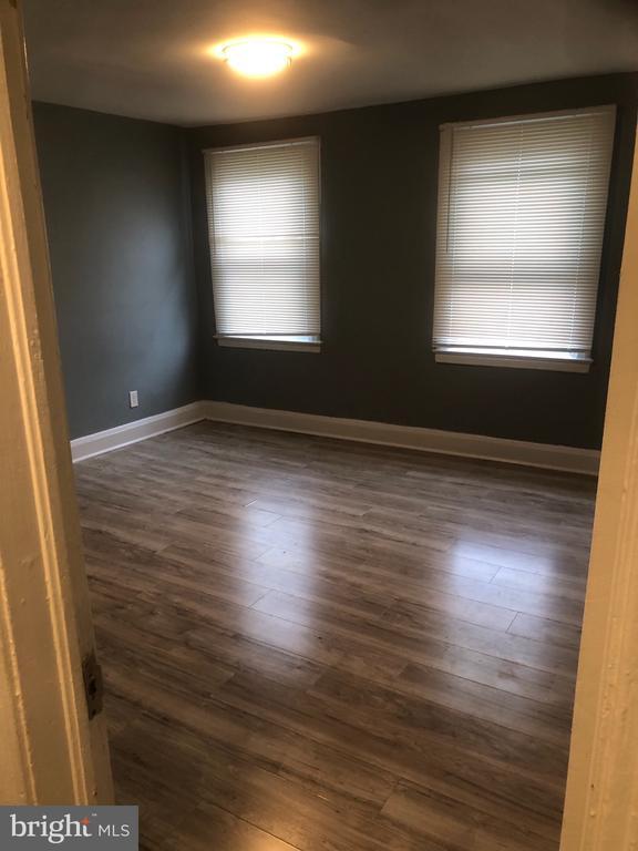 Building Photo - 3023 Oakford Ave