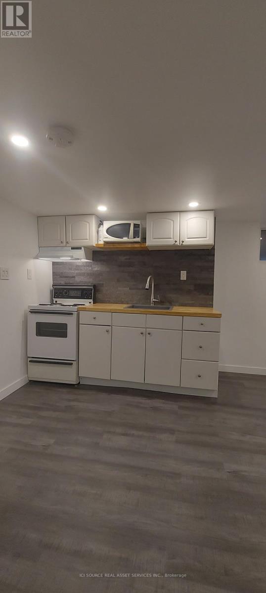 Photo du bâtiment - 74 Burnaby Blvd