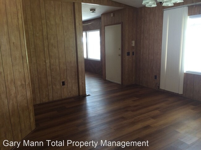 Building Photo - 3 br, 2 bath House - 3015 Rd H NE