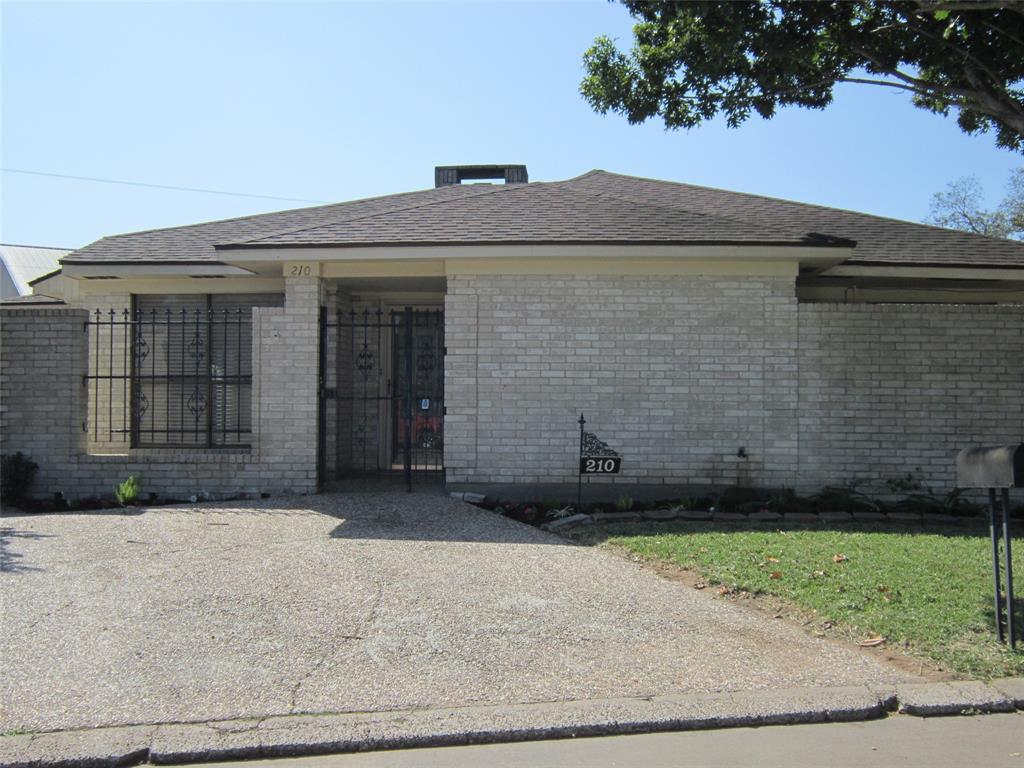 Primary Photo - 210 Mayfair Cir