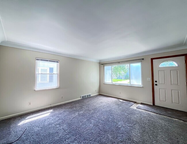 Building Photo - 3 Bed 1 Bath Home in south toledo