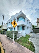 Building Photo - 7936 Harding Ave