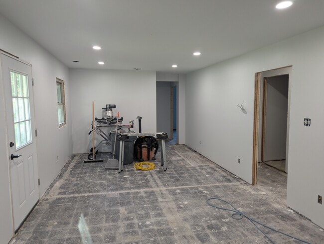 Living Area - 323 W Main St