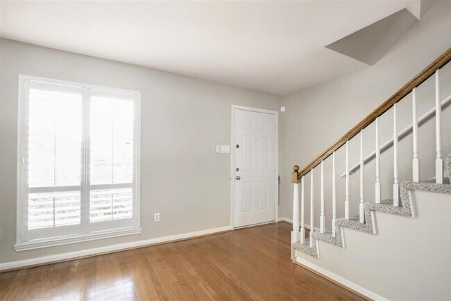 Building Photo - 10150 Longmont Dr