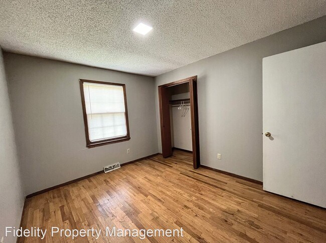 Building Photo - 3 br, 2 bath House - 2458 S. Fort
