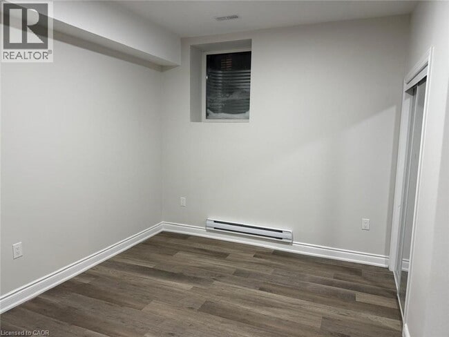 Photo du bâtiment - 245 Broadacre Dr