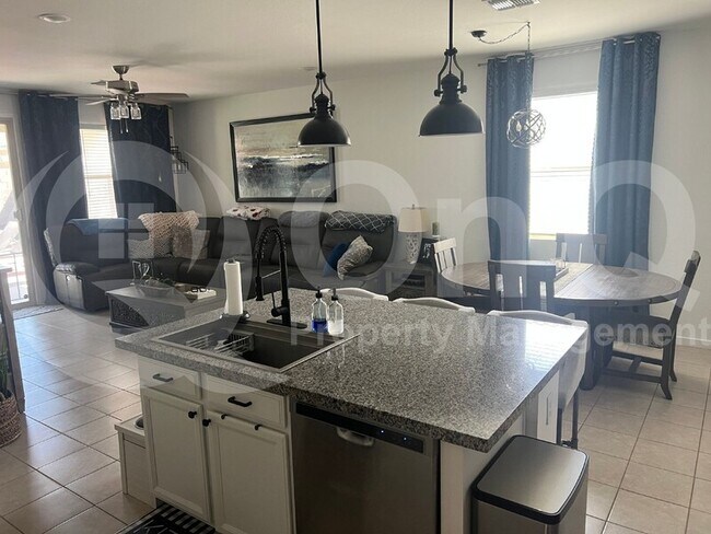 Foto del edificio - 3806 E Archer Dr