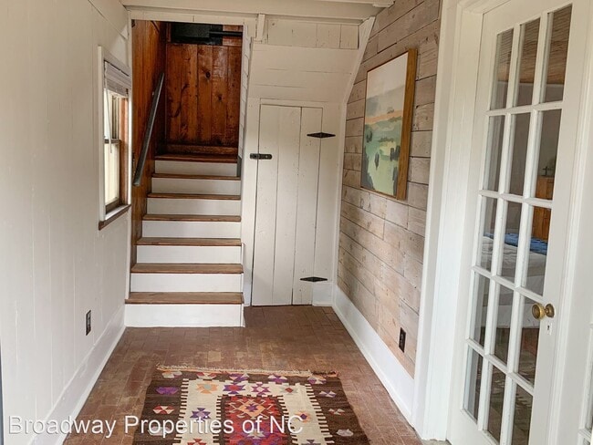Building Photo - 1 br, 1.5 bath House - 206 Patterson St.