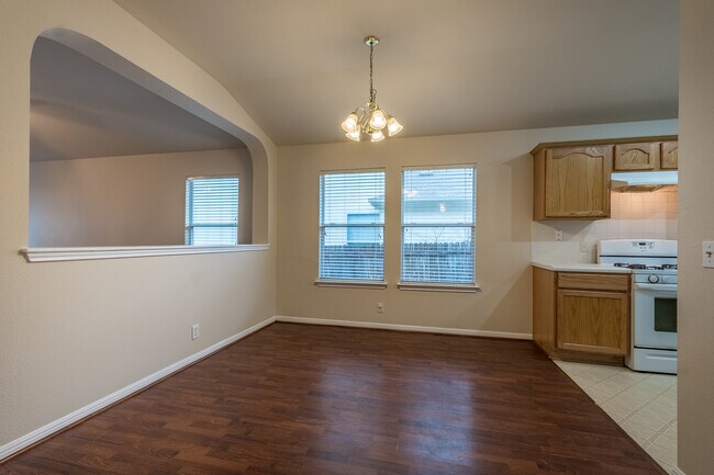 Building Photo - 3 Bedroom, 2 Bath, Single Story Home in Manor