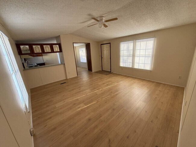 Building Photo - 1800 E Jordan Rd