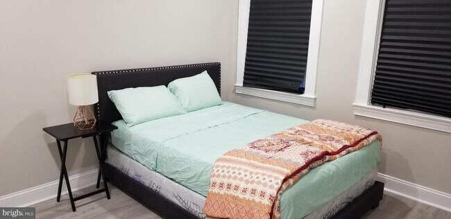 Foto del edificio - 3203 Phelps Ln