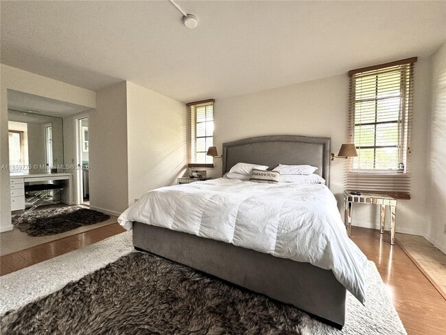 Foto del edificio - 901 W Cypress Ln