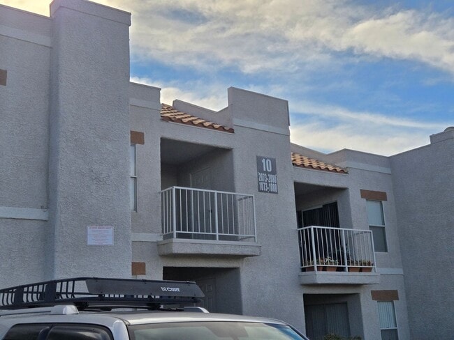 Foto del edificio - A Fabulous 2 Bedroom upstairs unit near Nellis AFB