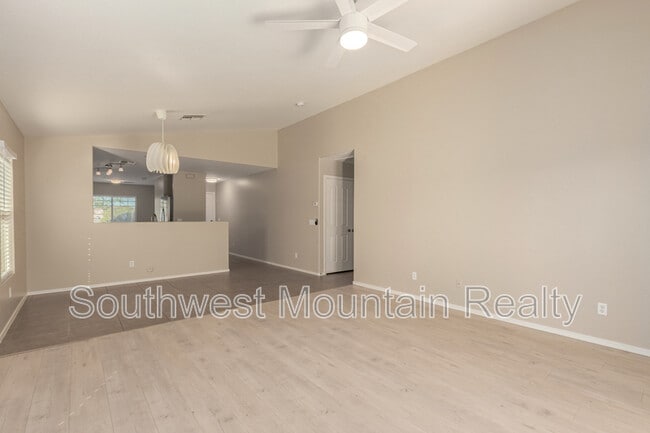 Building Photo - 3625 E Del Rio Dr