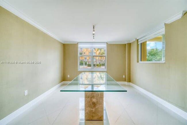 Foto del edificio - 90 Alton Rd
