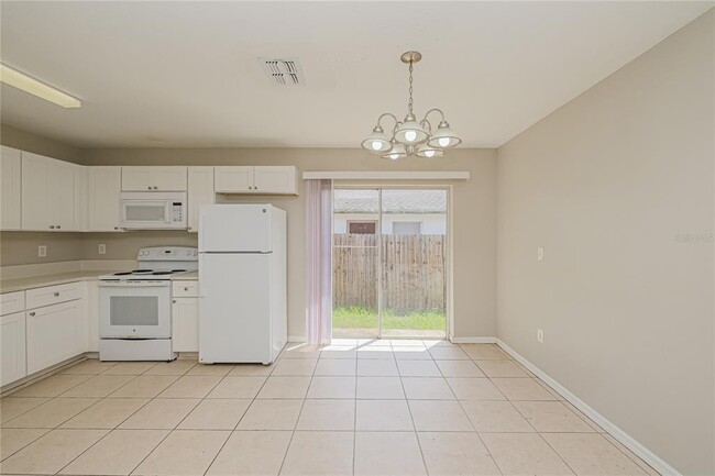 Building Photo - 2627 E Chelsea St