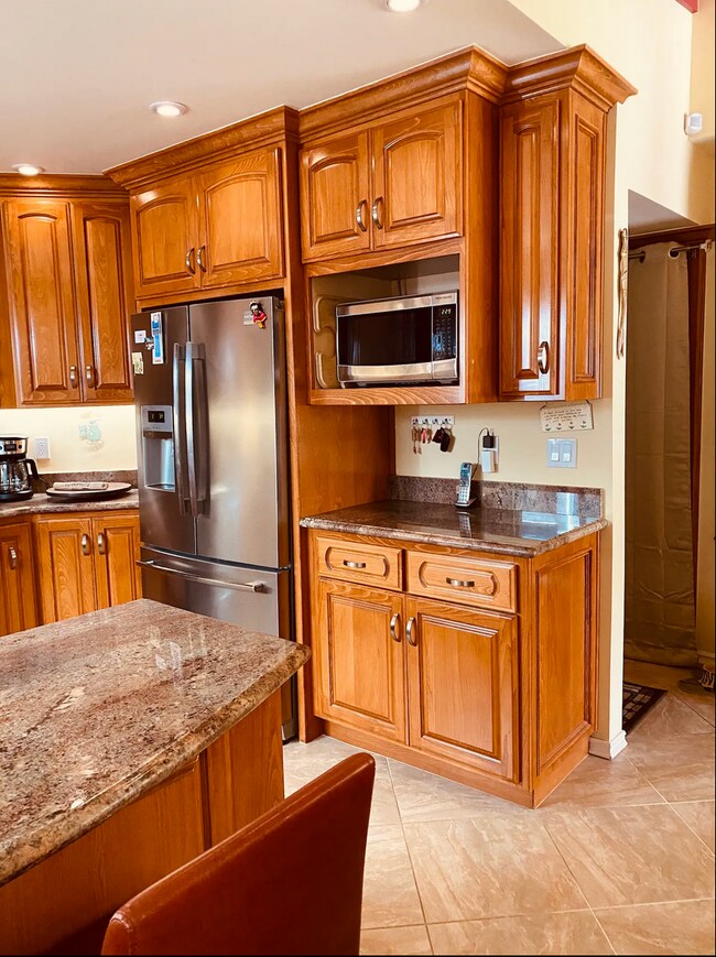 Building Photo - 4164 Ocean Dr