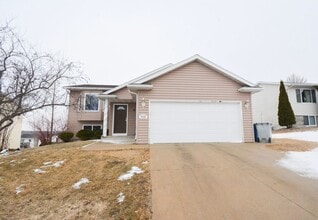 Building Photo - 5332 56th Ave NW