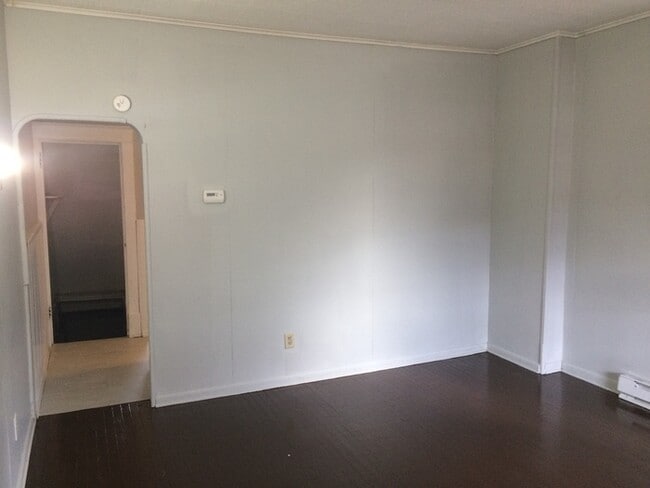 Building Photo - 256 Maplewood Ave