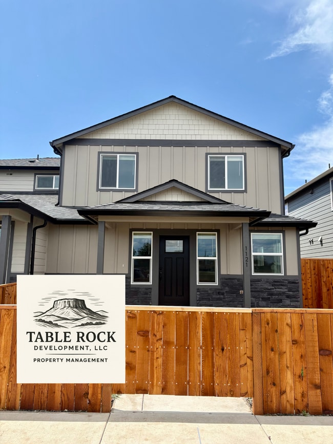 Building Photo - 1121 Annalise St