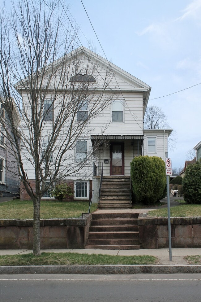 Building Photo - 651 Quinnipiac Ave