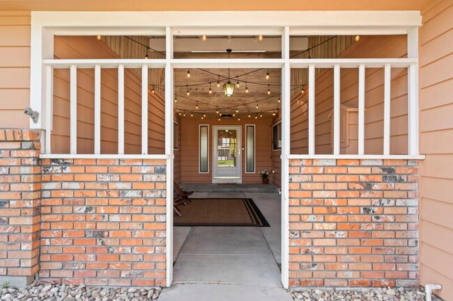 Building Photo - 7065 W Amity Rd