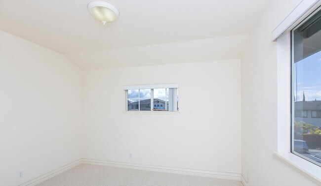 Foto del edificio - Mililani Mauka - 4bdrm/3bath with attached garage Single Family Home