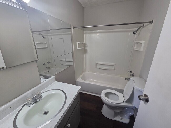 Foto del edificio - 75 Dolphin Ln