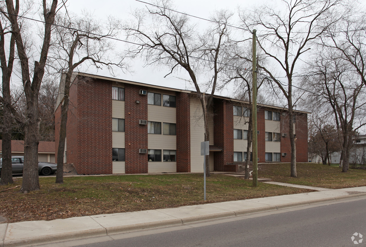 Primary Photo - River Knoll Apartments