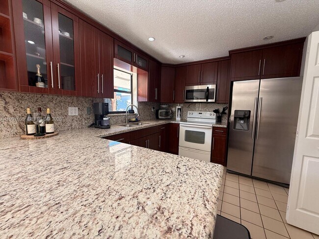 Foto del edificio - 13320 SW 26th Terrace