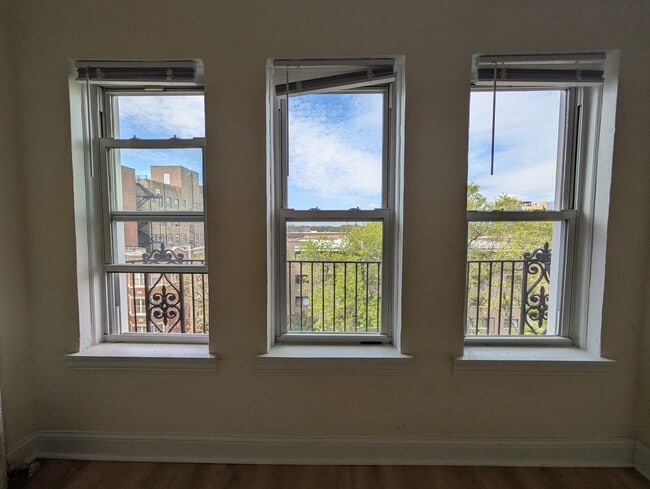 Foto del edificio - 5412 N Kenmore Ave