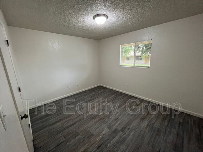 Building Photo - 149 N Castle Rock St