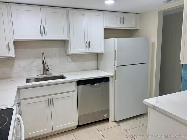 Foto del edificio - 4364 NW 9th Ave