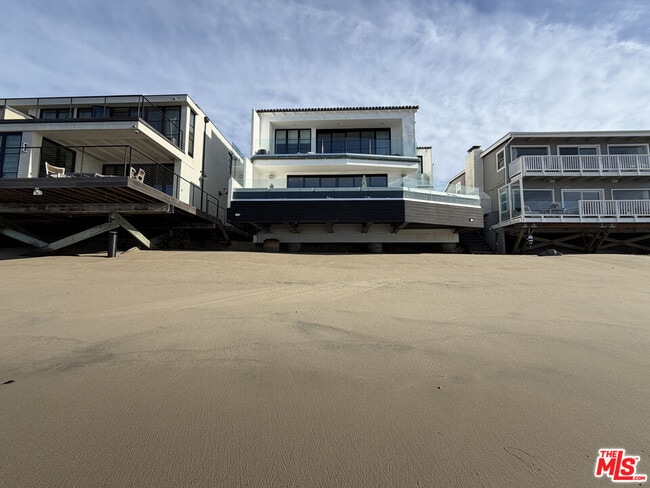 Foto del edificio - 27212 Escondido Beach Rd