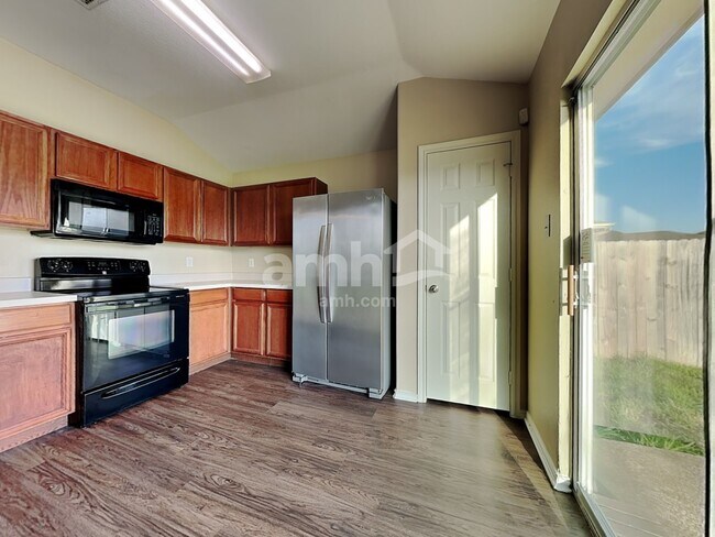 Foto del edificio - 106 Robin Ln