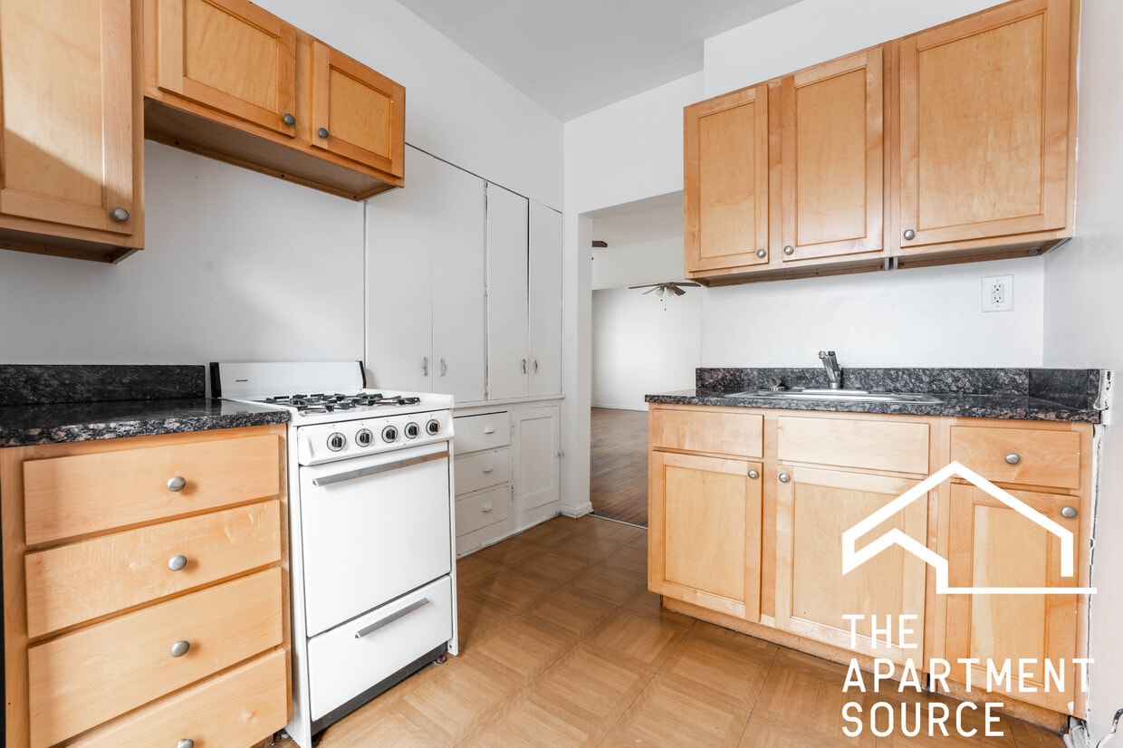 3030 N Halsted St Unit 3C, Chicago, IL 60657 Condo for Rent in