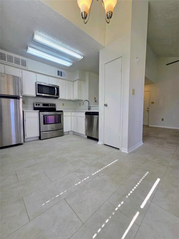 Building Photo - 2021 Spenwick Dr