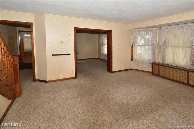 Building Photo - 3 br, 1 bath Townhome - 48 Hartford Ave