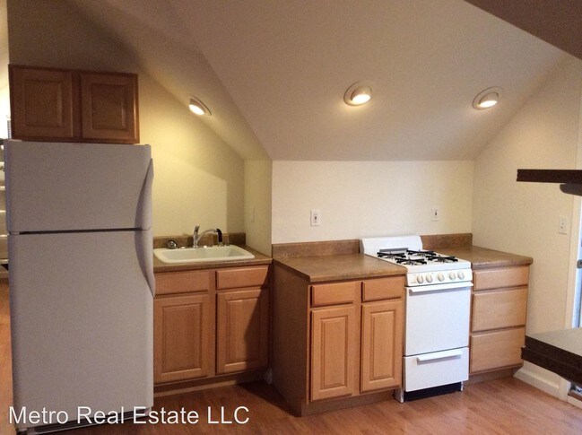 Building Photo - 1 br, 1 bath House - 2104 Fox Ave