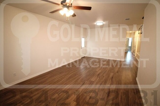 Foto del edificio - 5105 Red Rose Xing