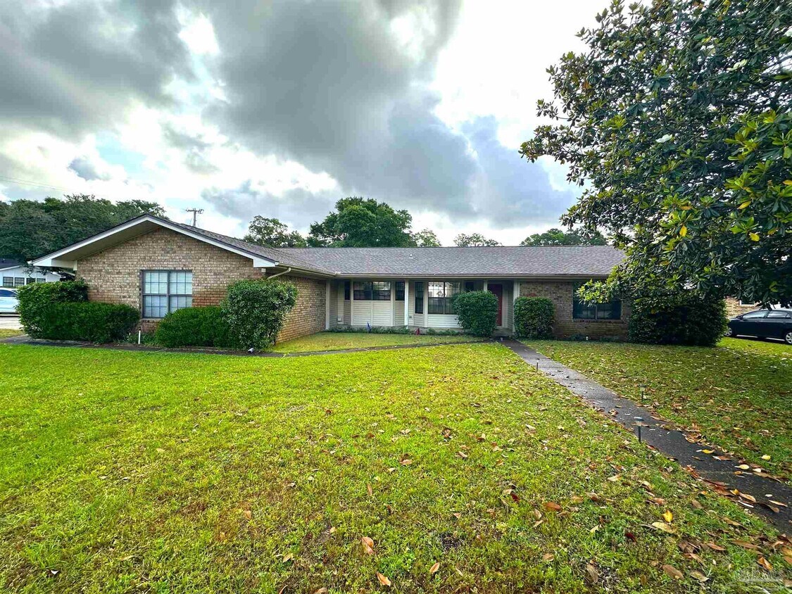 Foto principal - 304 Arabian Dr
