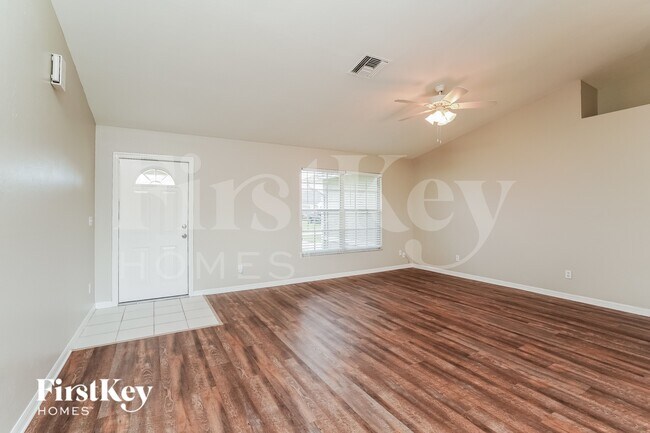 Foto del edificio - 2105 NW 1st Pl