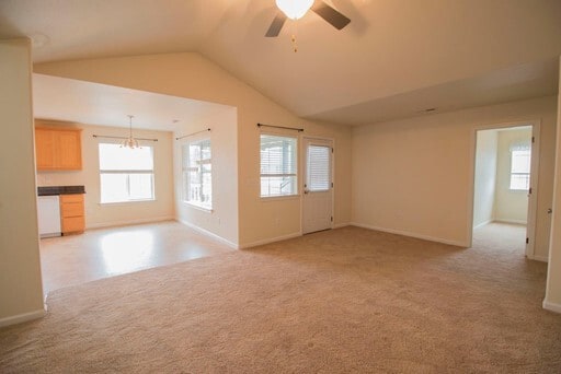 Foto del edificio - CUTE MODERN 2 BEDROOM UPSTAIRS APARTMENT