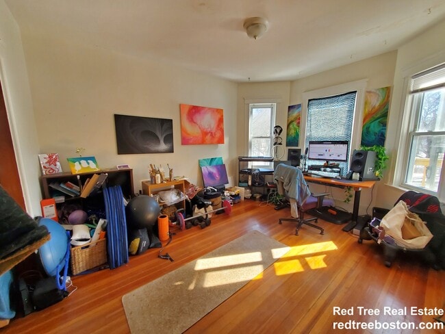 Building Photo - 385 Pond Ave