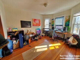 Building Photo - 385 Pond Ave