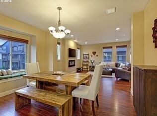 Foto del edificio - 4 br, 3.5 bath House - 14301 SW Burlwood Ln