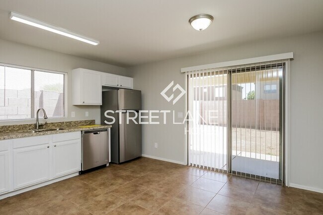 Foto del edificio - REDUCED!